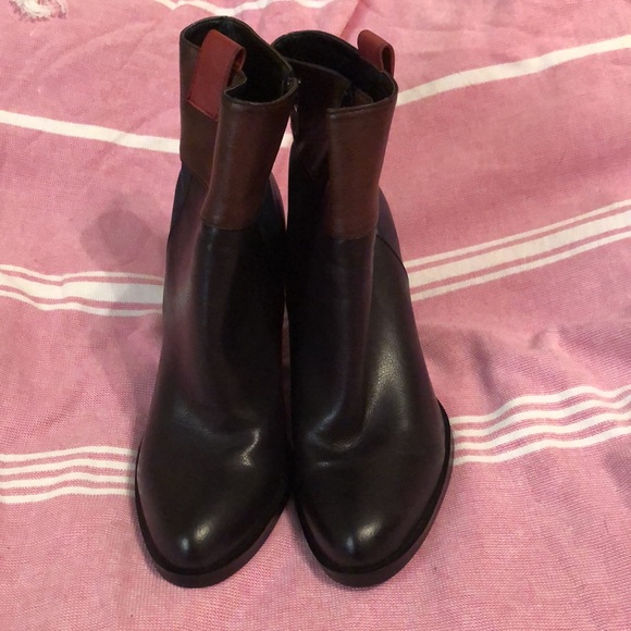 Great condition French Blu heeled ankle boots— very minor flaws! - Picture 2 of 12